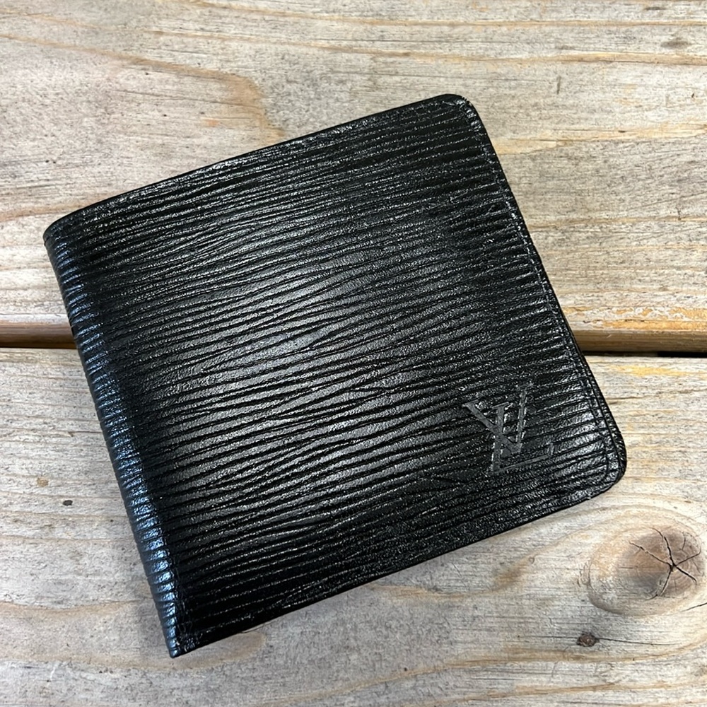 Louis Vuitton Men’s Black Epi Wallet
